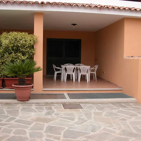 Appartamento Ginestra Lägenhet *